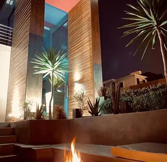 تختخواب و صبحانه Divine Sands