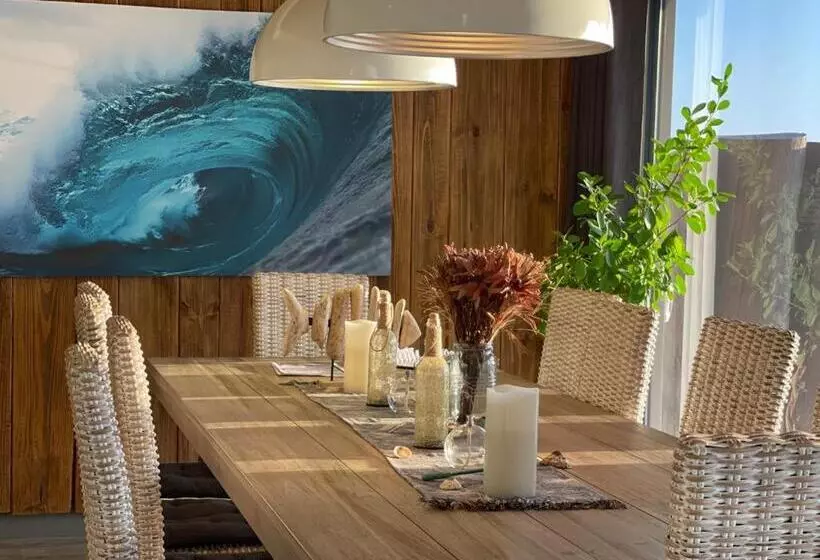 تختخواب و صبحانه Divine Sands