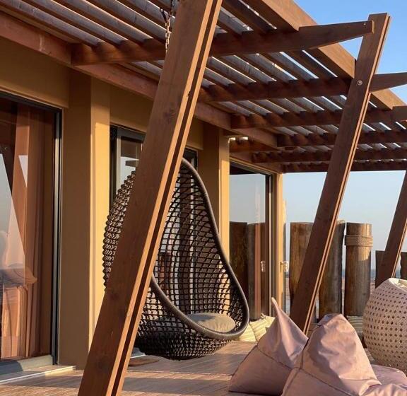 تختخواب و صبحانه Divine Sands