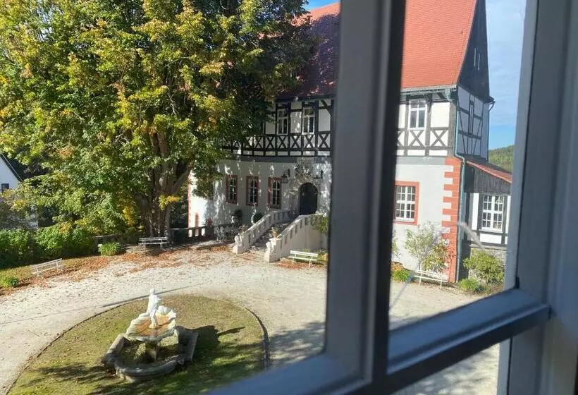 Aamiaismajoitus (B&B) Kavaliershaus Neben Schloss Rauenstein