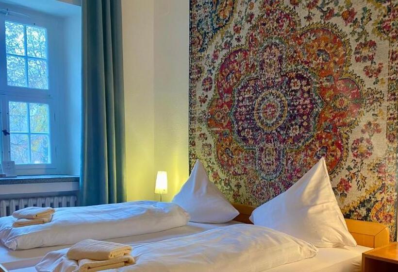 مبيت وإفطار Kavaliershaus Neben Schloss Rauenstein