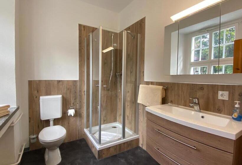 مبيت وإفطار Kavaliershaus Neben Schloss Rauenstein