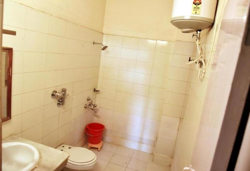 تختخواب و صبحانه Namaste Kashi