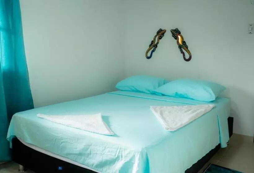 Aamiaismajoitus (B&B) P.n Manchineel Road Providence Island Ecorelax