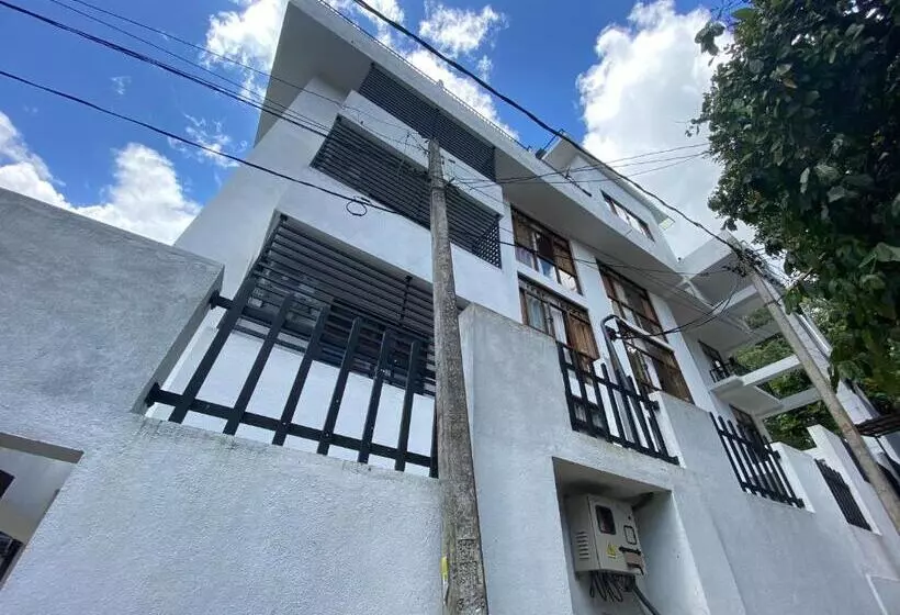 هتل Aurelia Inn