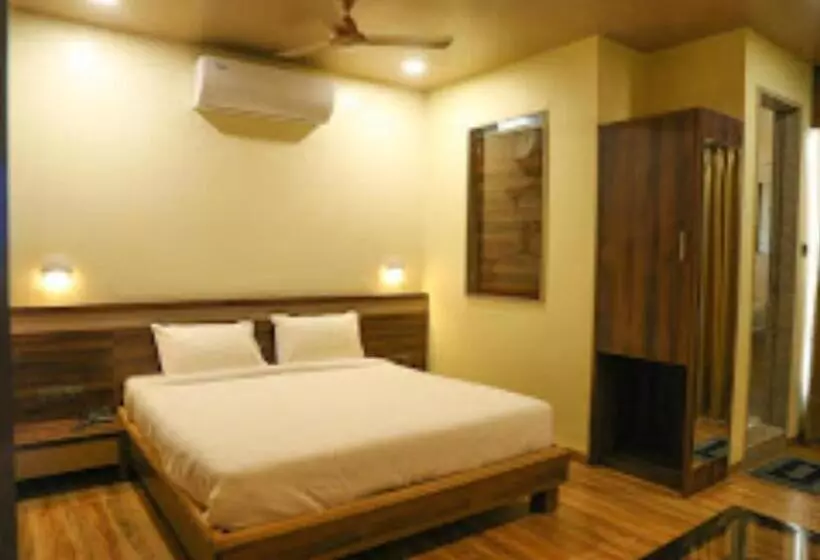 Hotelli Gopala Palace Ballarpur