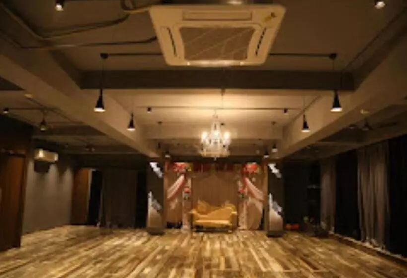 Hotelli Gopala Palace Ballarpur