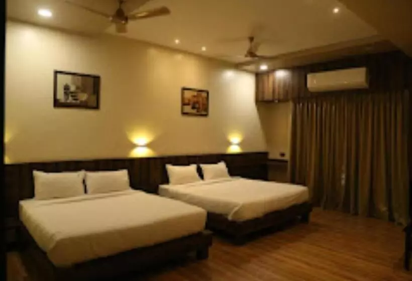 Hotelli Gopala Palace Ballarpur