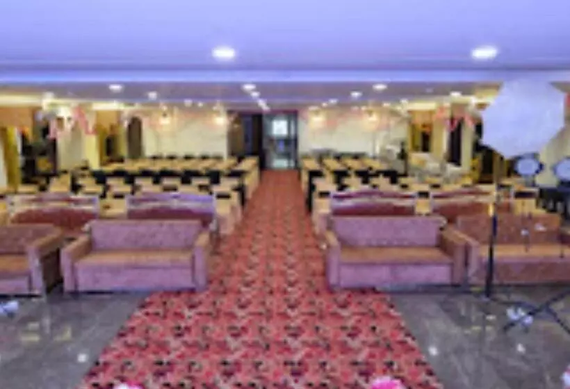 Hotelli Gopala Palace Ballarpur