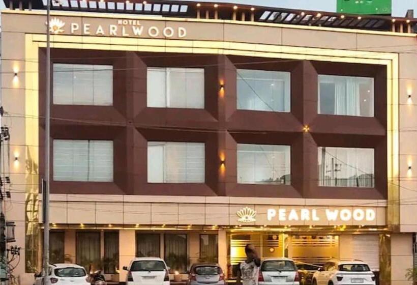 هتل Pearl Wood