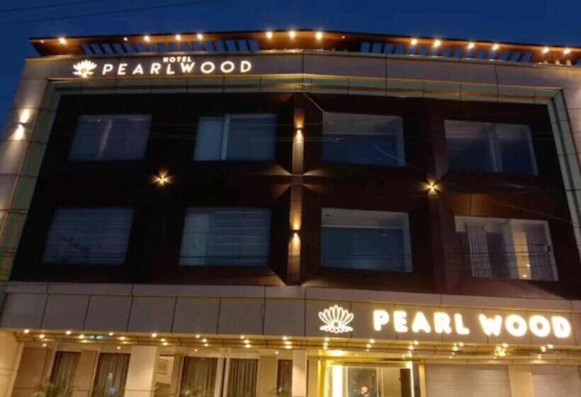 هتل Pearl Wood