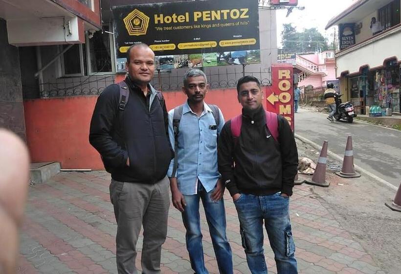 ホテル Pentoz   Charing Cross, Ooty