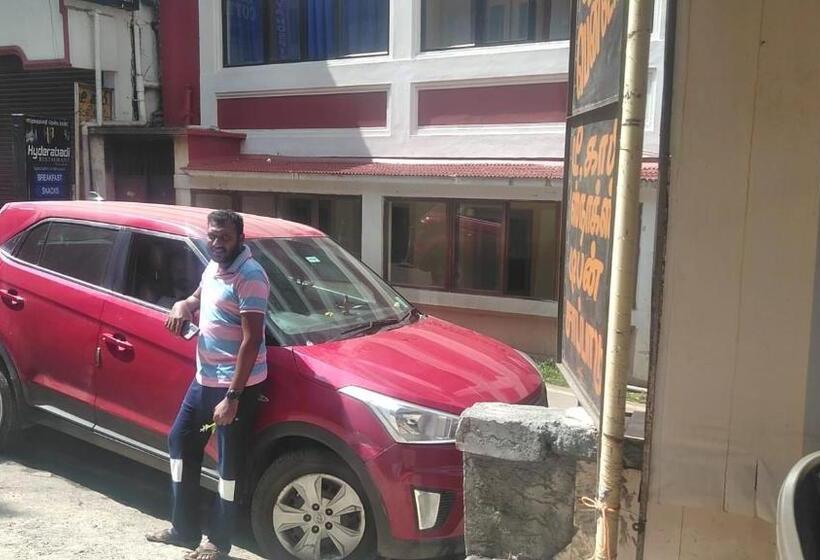 ホテル Pentoz   Charing Cross, Ooty