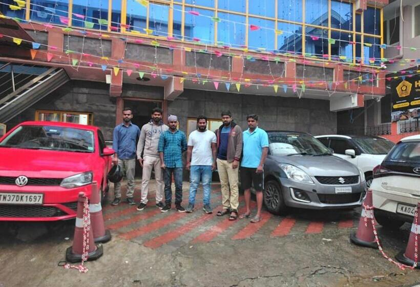 ホテル Pentoz   Charing Cross, Ooty