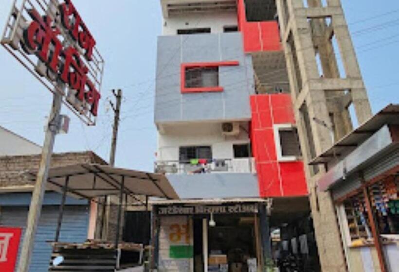 호텔 Raj Lodging Satara