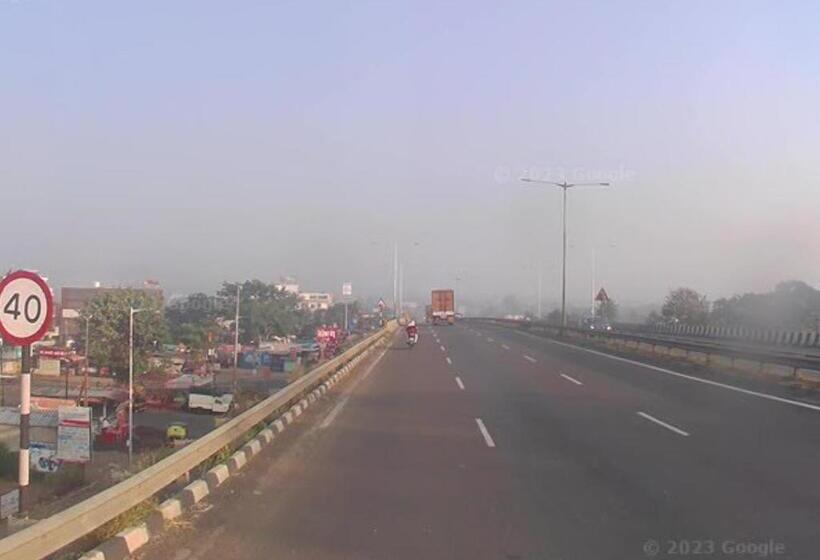 호텔 Raj Lodging Satara