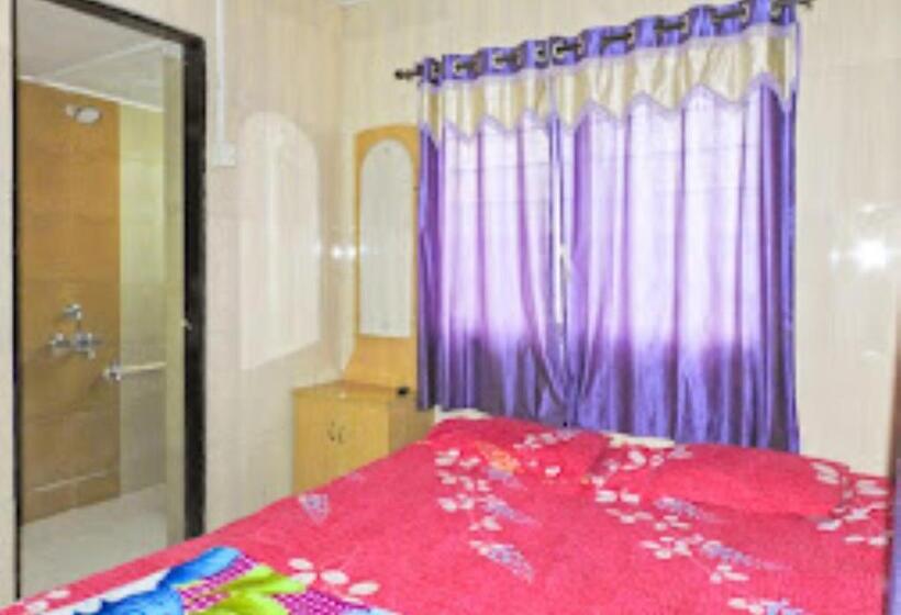 호텔 Raj Lodging Satara