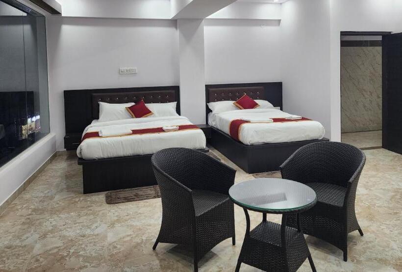 Отель Royal Residency