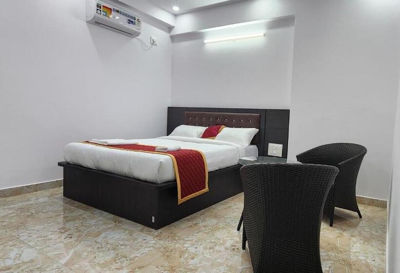 Отель Royal Residency