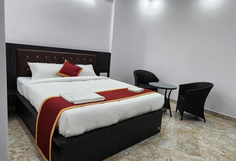 Отель Royal Residency