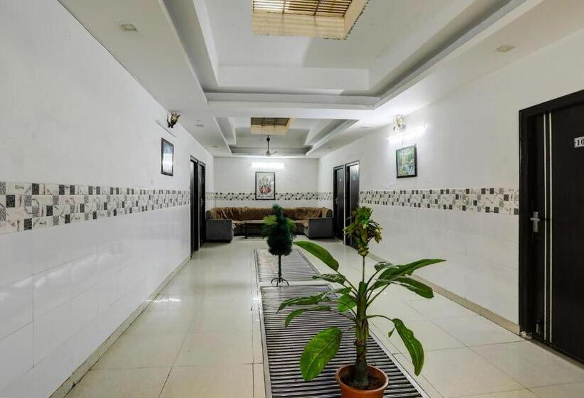 Oyo Flagship Hotel Vasundhara Heights