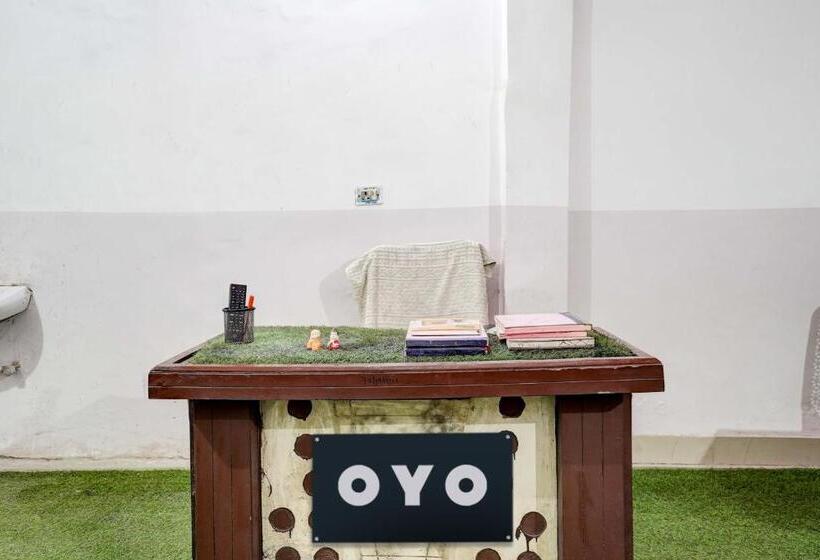 Oyo Preet Hotel & Restaurant