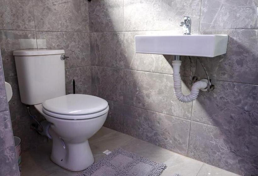 بنسيون 235 Lodge