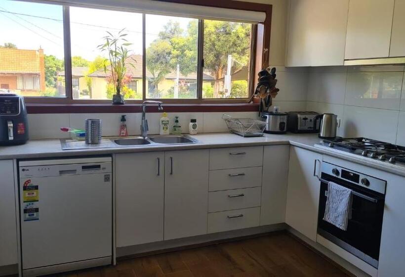 ペンション Clayton Living Town House At Monash Doorstep
