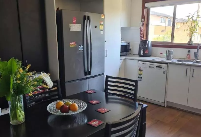 Majatalo Clayton Living Town House At Monash Doorstep