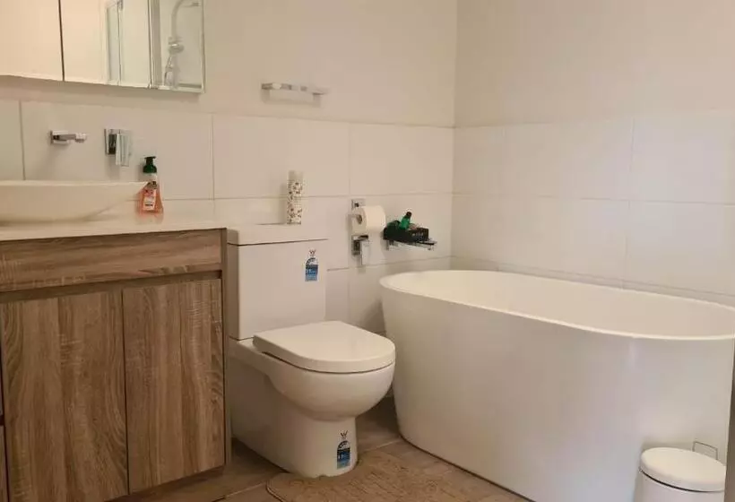 Majatalo Clayton Living Town House At Monash Doorstep