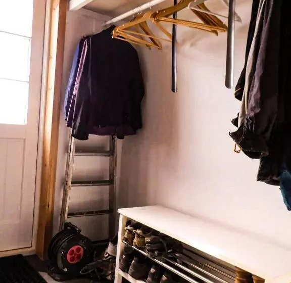 پانسیون Fagrafell Hostel