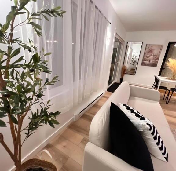 Panzió Hideout City