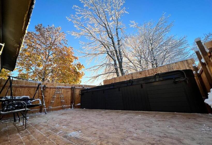 Panzió Hideout City