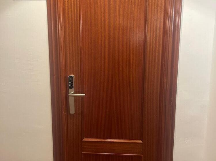 پانسیون Hostal Julio Cesar