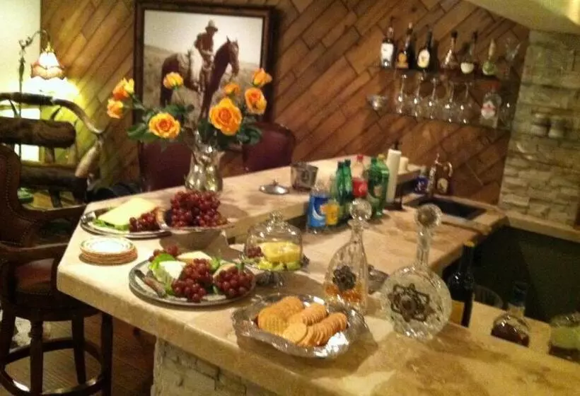 Trail Boss King Ensuite Prairie Rose B&b   1200 Sq Ft Suite