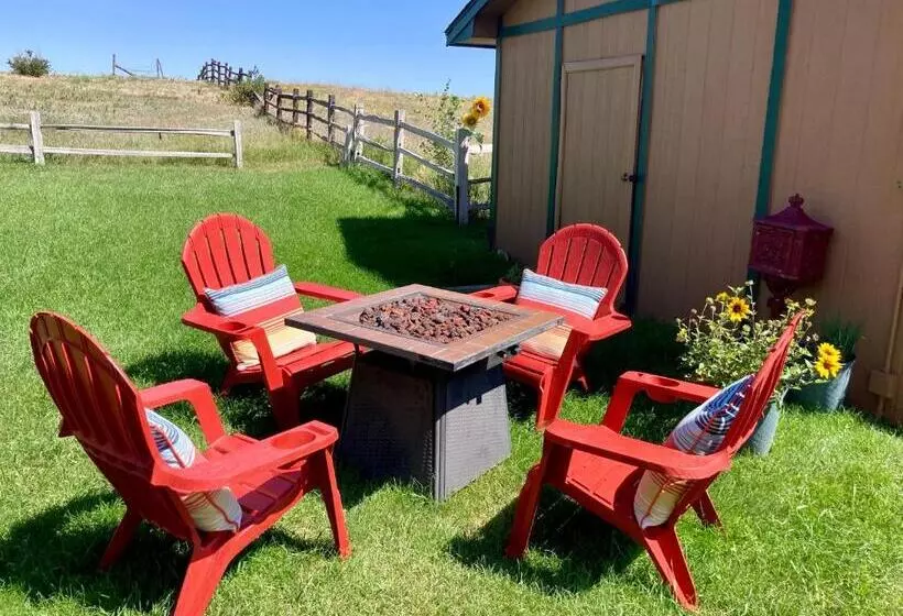 Trail Boss King Ensuite Prairie Rose B&b   1200 Sq Ft Suite