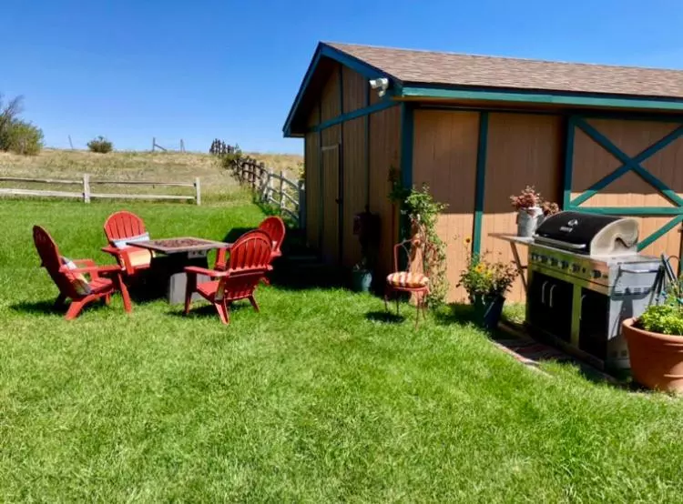 Trail Boss King Ensuite Prairie Rose B&b   1200 Sq Ft Suite