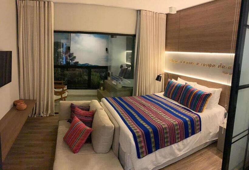 Wanderlust Experience