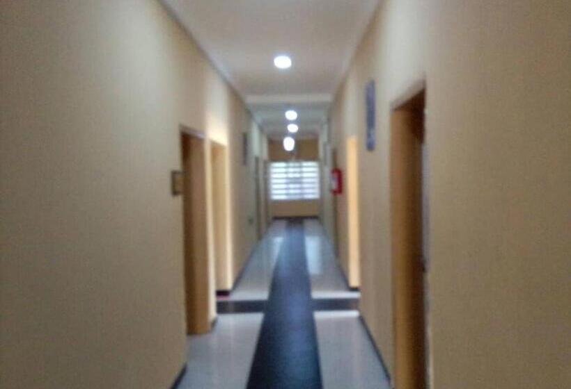 Westbro Hotel And Suites