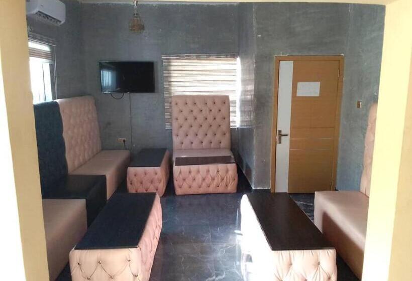 Westbro Hotel And Suites