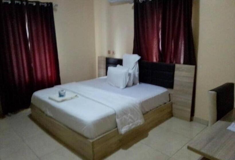 Westbro Hotel And Suites