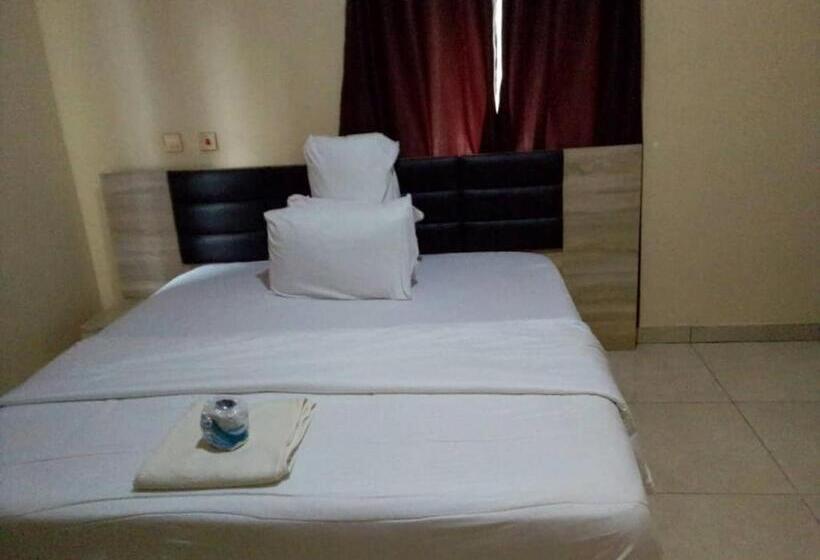 Westbro Hotel And Suites