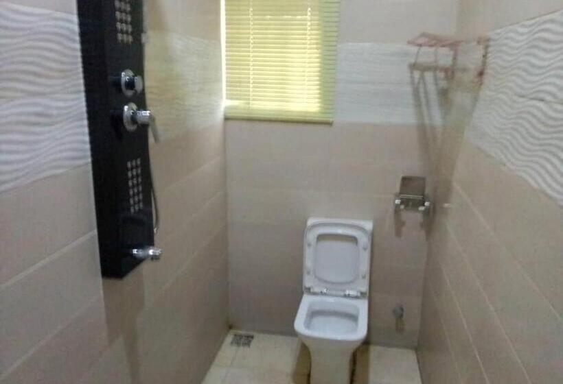 Westbro Hotel And Suites