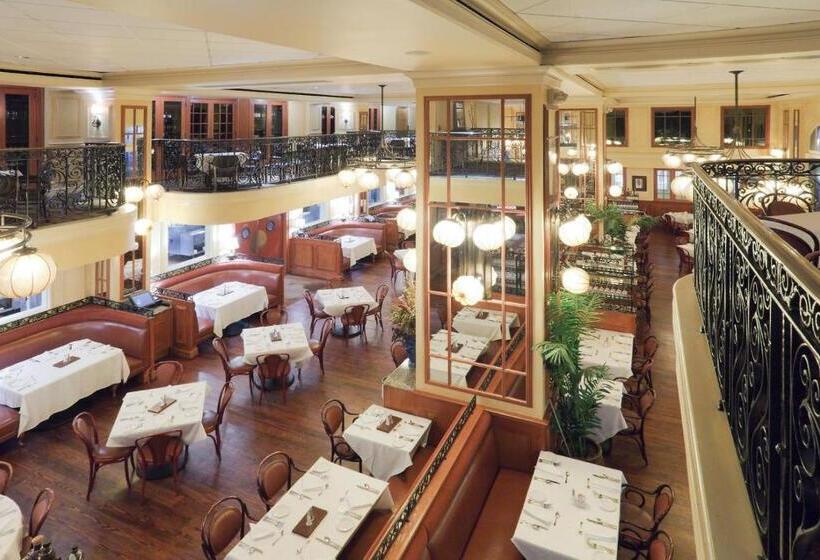 Beautiful Unit At The Heart Of Bourbon Street