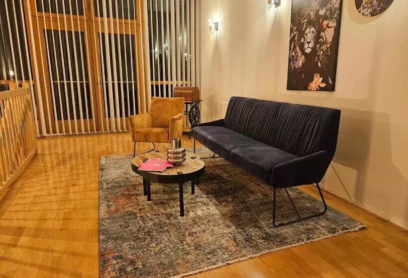 Aamiaismajoitus (B&B) Weingut & Gästezimmer Zillinger