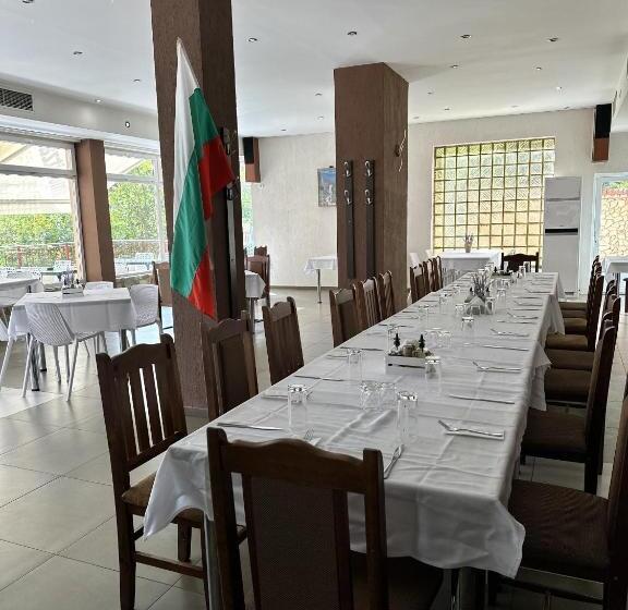 酒店 хотел костенец