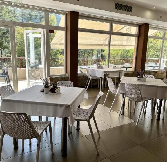 酒店 хотел костенец