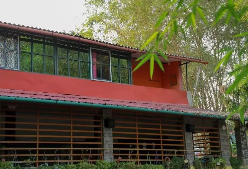 Hotelli Edakkal Home Stay
