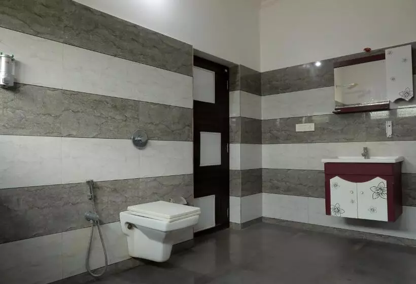 Hotelli Edakkal Home Stay