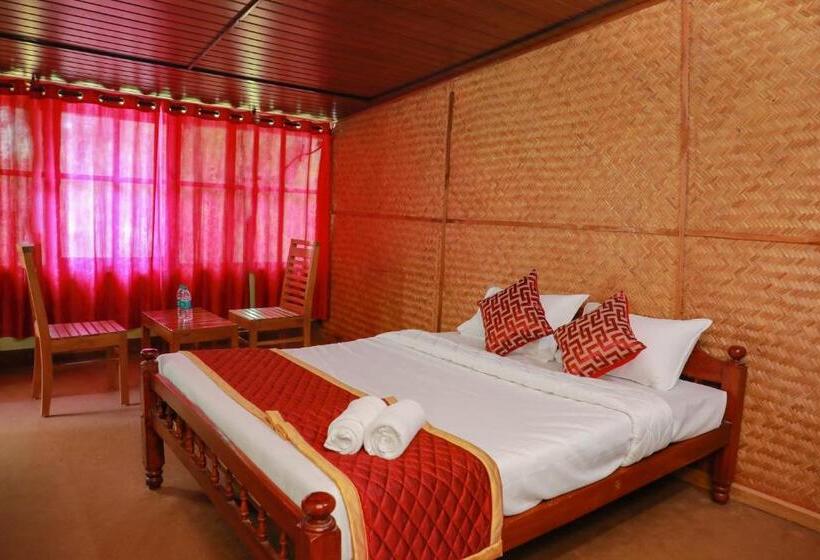 בית מלון כפרי Edakkal Home Stay